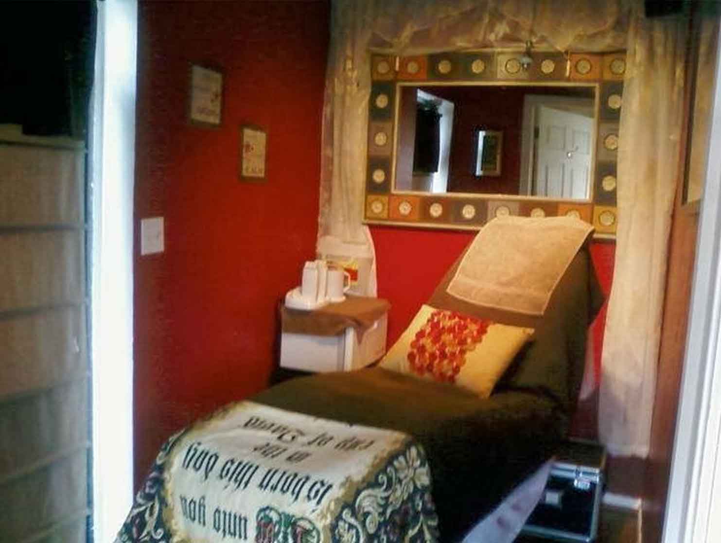 Treatment room with vanity mirror and lights