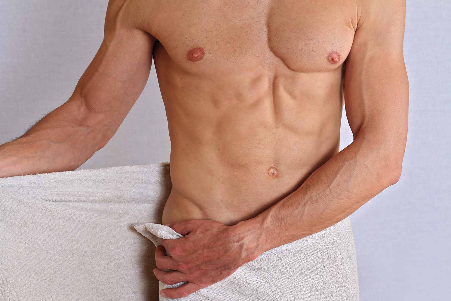 Smooth chest after a men’s chest wax
